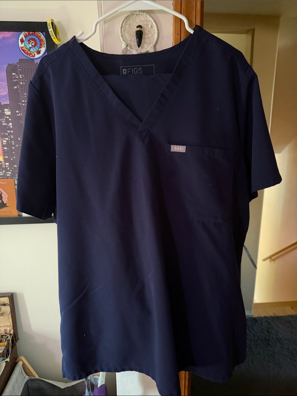 FIGS Men's Short Sleeve V-Neck Top in Navy